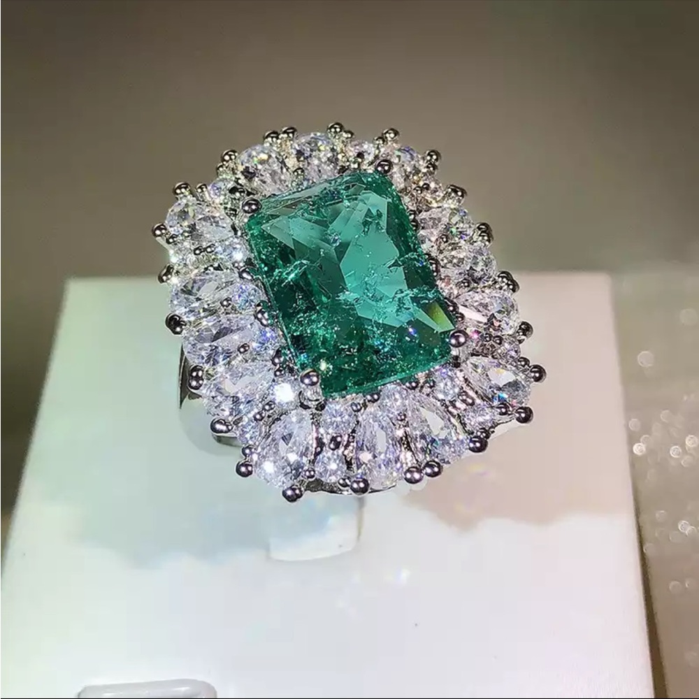 New Women’s 925 Silver Beautiful Diamond Emerald Ring - Picture 4 of 4